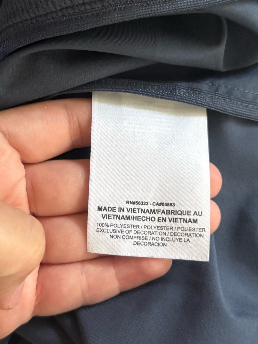 Nike Women's ESSENTIALS Flash
REFLECTIVE RUNNING JACKET - Picture 7 of 9